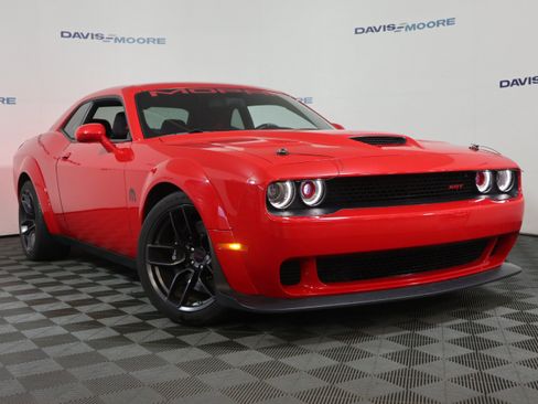 Used 2019 Dodge Challenger R/T Scat Pack image 2