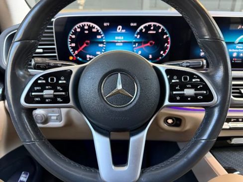 Used 2020 Mercedes-Benz GLE 350 w/ Premium Package image 19