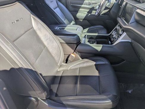 Used 2021 GMC Yukon Denali w/ Denali Ultimate Package image 21