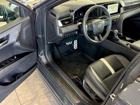 Used 2025 Toyota Camry SE image 18