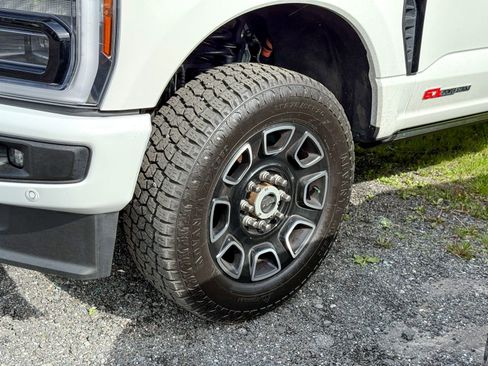 Certified 2025 Ford F350 4x4 Crew Cab Super Duty image 10