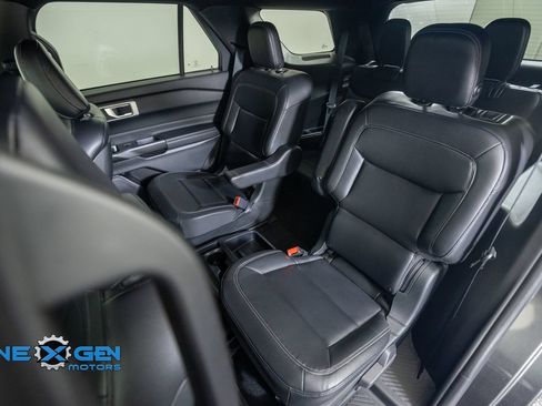 Used 2020 Ford Explorer XLT w/ Equipment Group 202A AWD/4WD image 35