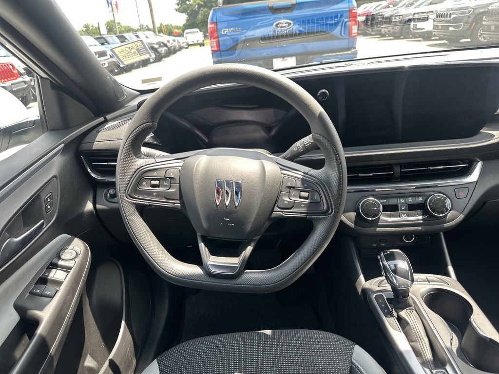 Used 2026 Buick Envista Preferred FWD image 23