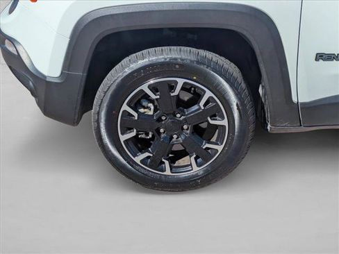 Used 2023 Jeep Renegade Latitude image 20