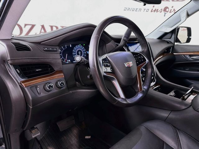 Used 2020 Cadillac Escalade ESV Luxury AWD/4WD image 11