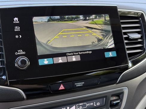 Used 2021 Honda Pilot EX image 16