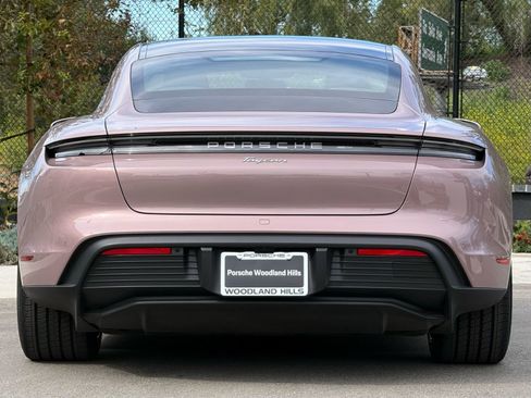 Used 2025 Porsche Taycan image 5