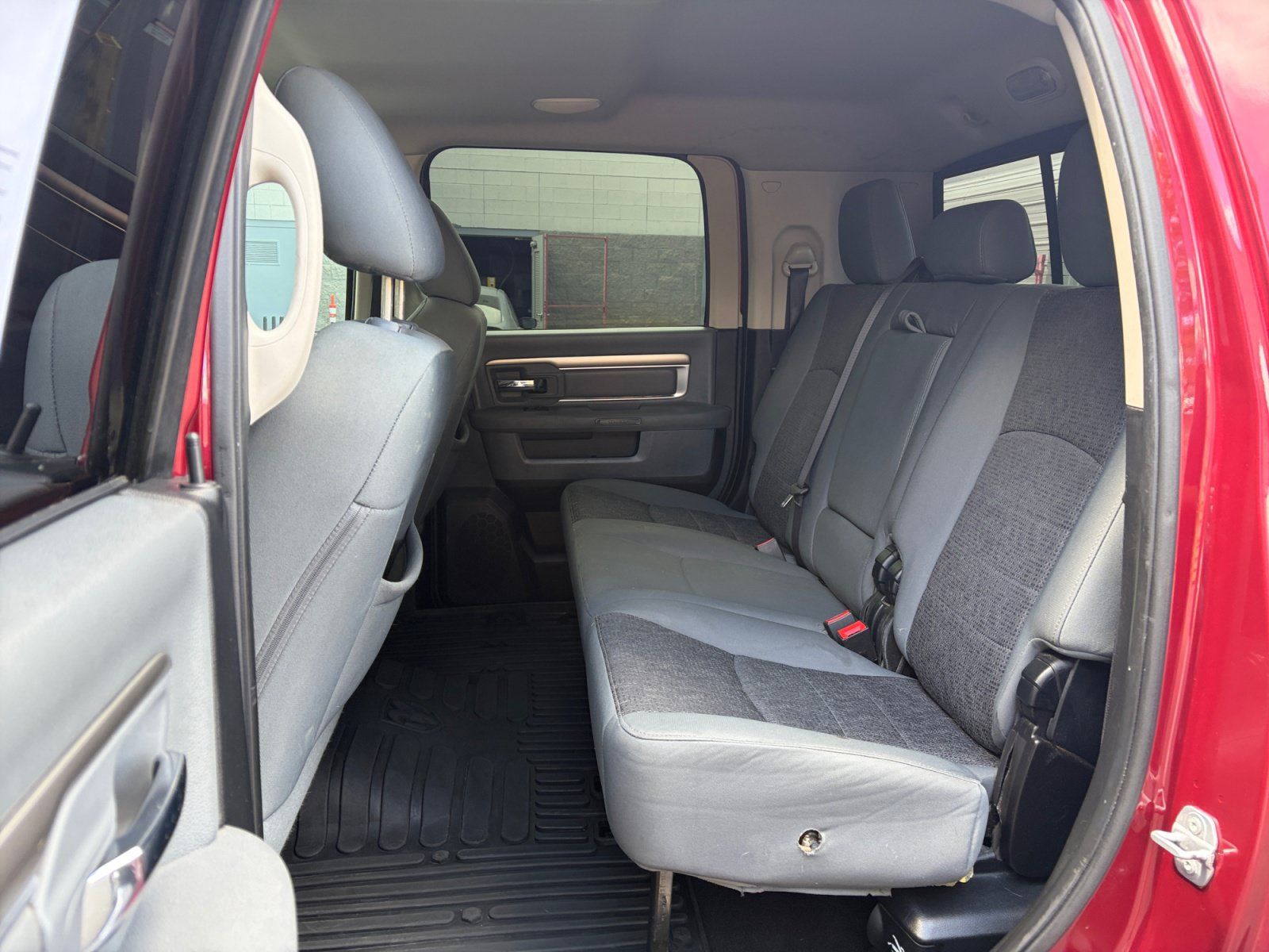 Used 2015 RAM 2500 SLT w/ Luxury Group AWD/4WD image 23