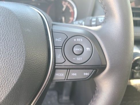 Used 2025 Toyota RAV4 XLE image 21