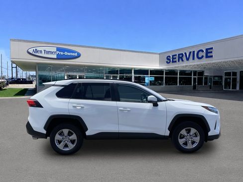 Used 2023 Toyota RAV4 XLE w/ Convenience Package FWD image 9