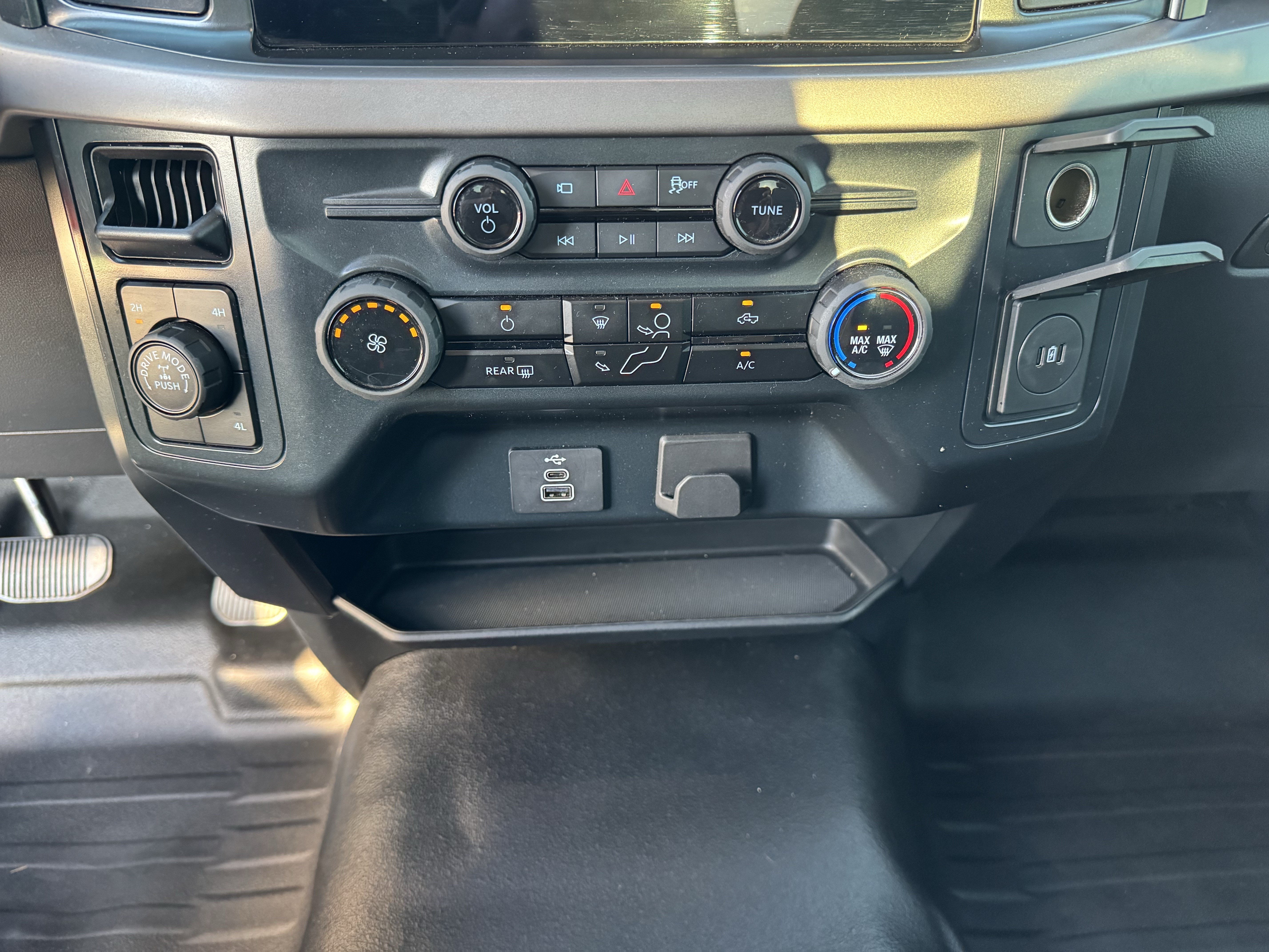 Used 2025 Ford F150 XL w/ Equipment Group 103A High AWD/4WD image 20