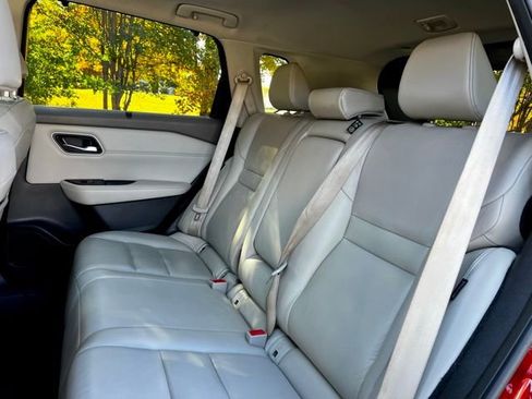 Used 2021 Nissan Rogue SL image 19