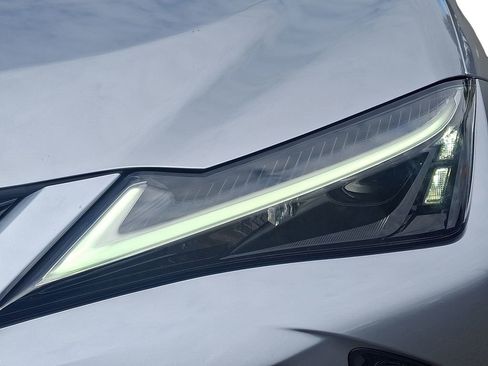 Used 2024 Lexus UX 250h F Sport image 10