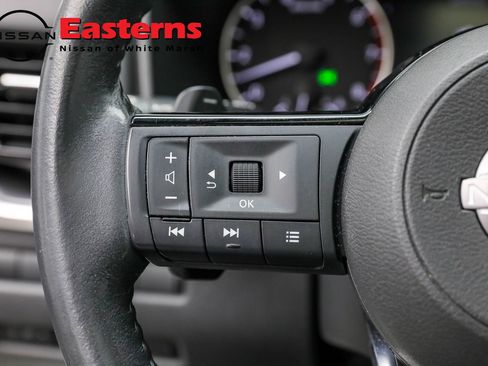 Used 2022 Nissan Rogue SV w/ SV Premium Package image 29