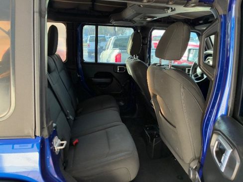 Used 2018 Jeep Wrangler Unlimited Sport image 29