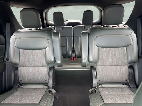 Used 2022 Ford Explorer Timberline image 11