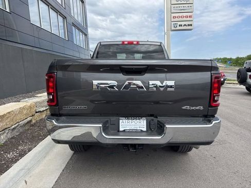 Used 2025 RAM 2500 Big Horn AWD/4WD image 4