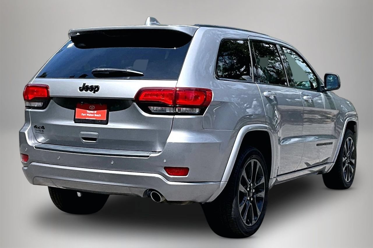 Used 2019 Jeep Grand Cherokee Altitude AWD/4WD image 5