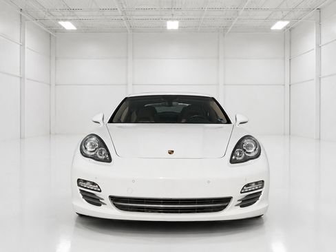 Used 2013 Porsche Panamera image 3