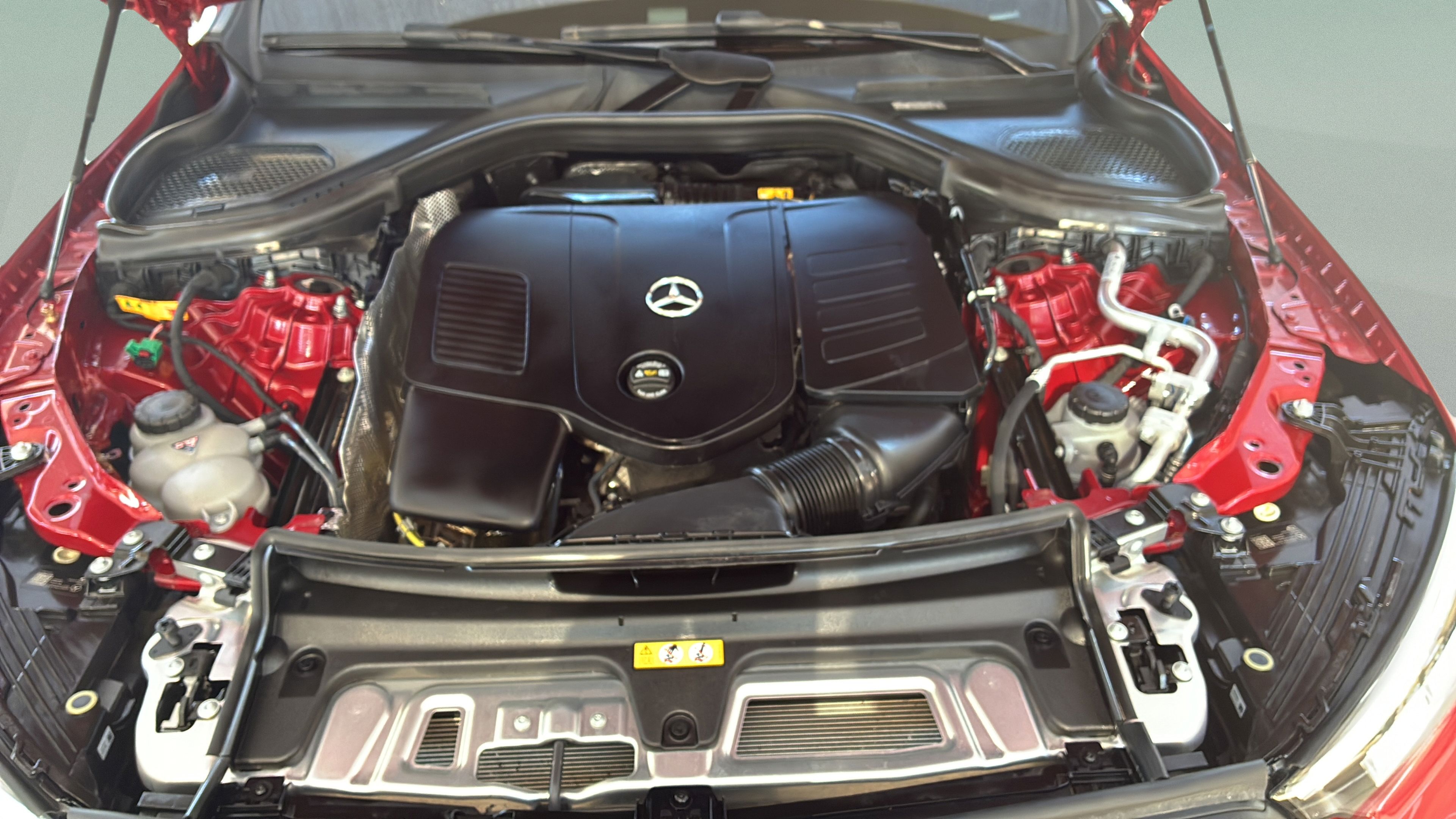 Used 2025 Mercedes-Benz GLC 350e 4MATIC image 24