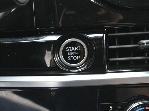 Used 2023 Nissan Pathfinder SV w/ SV Premium Package image 14