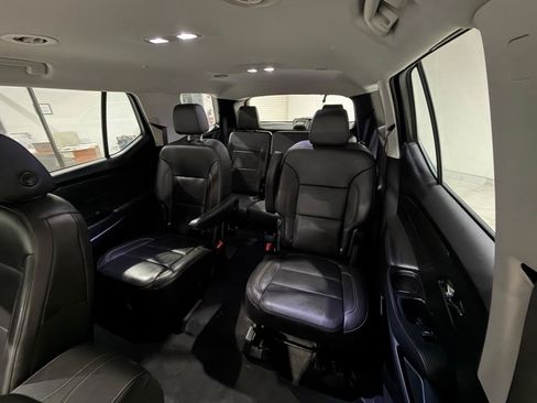Used 2020 Chevrolet Traverse RS FWD image 19