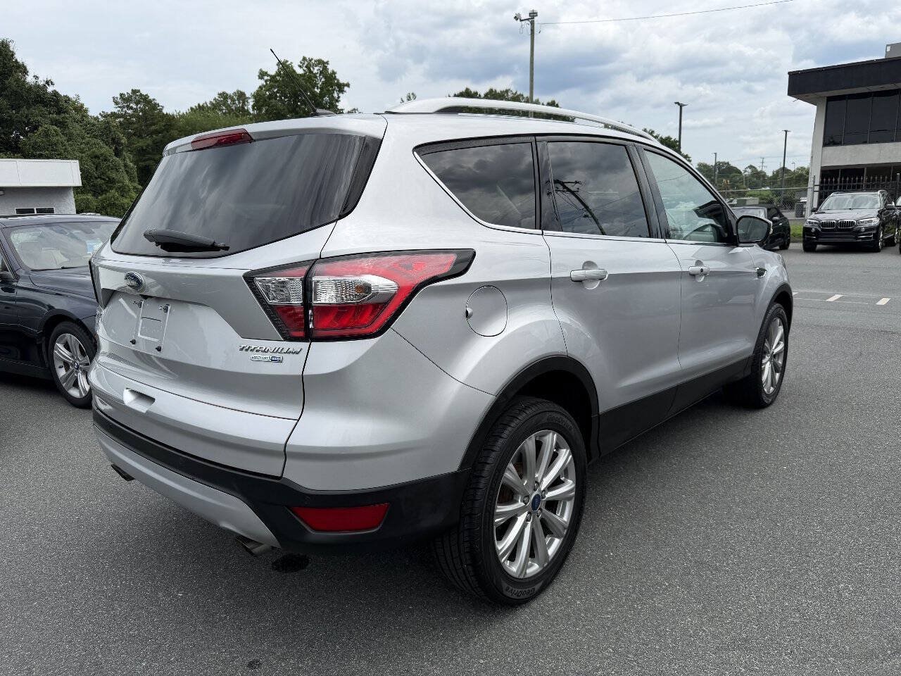 Used 2017 Ford Escape Titanium AWD/4WD image 4