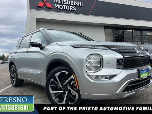 New 2025 Mitsubishi Outlander SEL image 1