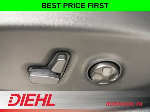New 2026 Chrysler Pacifica Select FWD image 24
