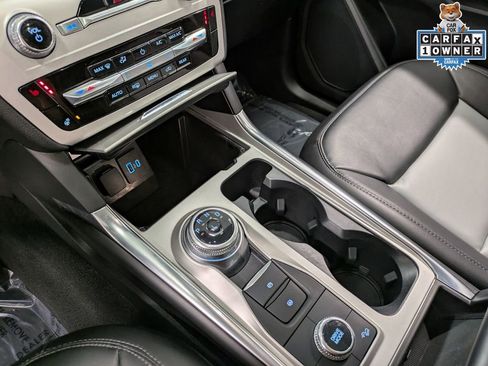 Used 2022 Ford Explorer XLT w/ Equipment Group 202A image 14