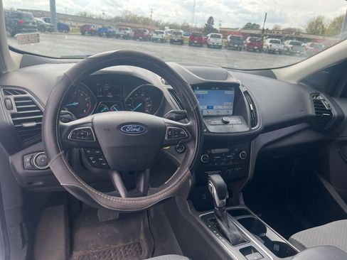 Used 2019 Ford Escape SE image 8