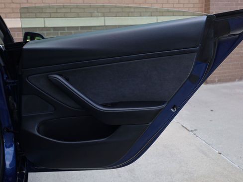 Used 2020 Tesla Model 3 Long Range AWD/4WD image 23