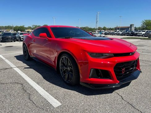 Used 2021 Chevrolet Camaro ZL1 image 2