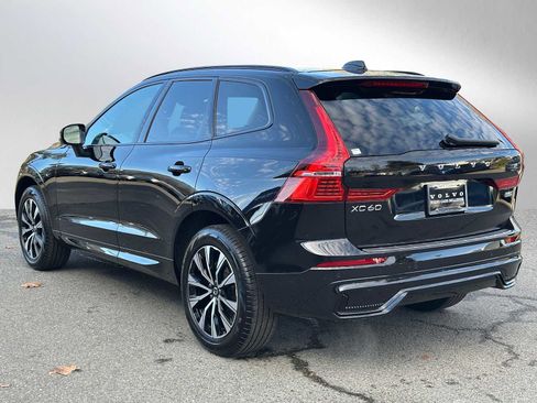 Used 2025 Volvo XC60 B5 Core w/ Protection Package Premier image 5