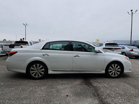 Used 2011 Toyota Avalon Limited FWD image 6