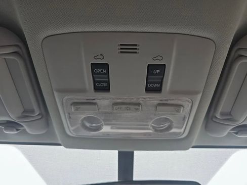 Used 2015 Toyota RAV4 XLE FWD image 32