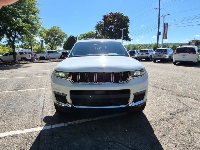 Used 2023 Jeep Grand Cherokee L Limited w/ Luxury Tech Group II AWD/4WD image 8
