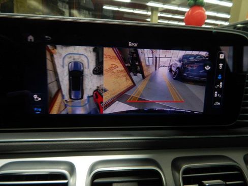 Used 2024 Mercedes-Benz GLS 450 4MATIC image 27