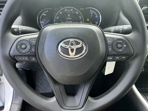 Certified 2024 Toyota RAV4 LE AWD/4WD image 18