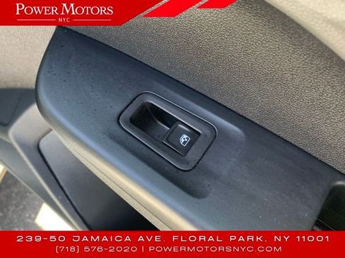 Used 2022 Volkswagen Taos S image 20