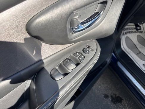 Used 2023 Nissan Murano SV image 19