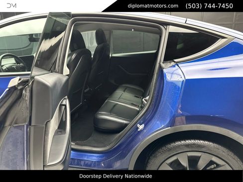 Used 2023 Tesla Model Y Long Range image 20