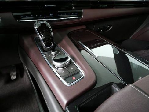 Used 2023 Cadillac Escalade ESV Premium Luxury Platinum image 18