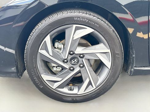 Used 2025 Hyundai Elantra Sport FWD image 28