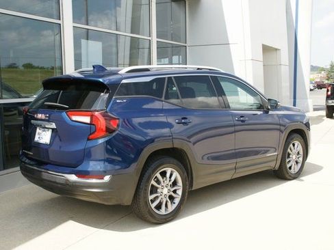 Used 2023 GMC Terrain SLT FWD image 3