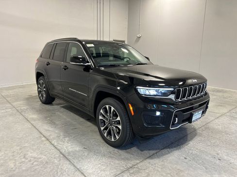 New 2025 Jeep Grand Cherokee Overland w/ Adv Protech Group III image 4