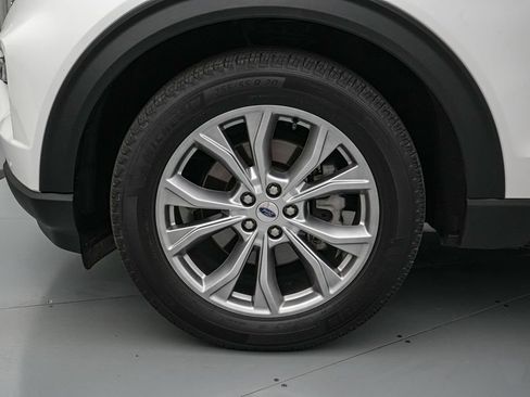 Certified 2024 Ford Explorer Limited w/ Equipment Group 301A AWD/4WD image 10