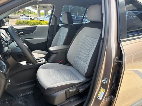 Used 2018 Chevrolet Equinox LS FWD image 13