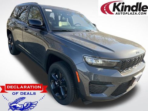 New 2025 Jeep Grand Cherokee Altitude image 1