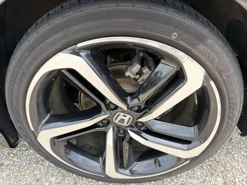 Used 2018 Honda Accord Sport image 19